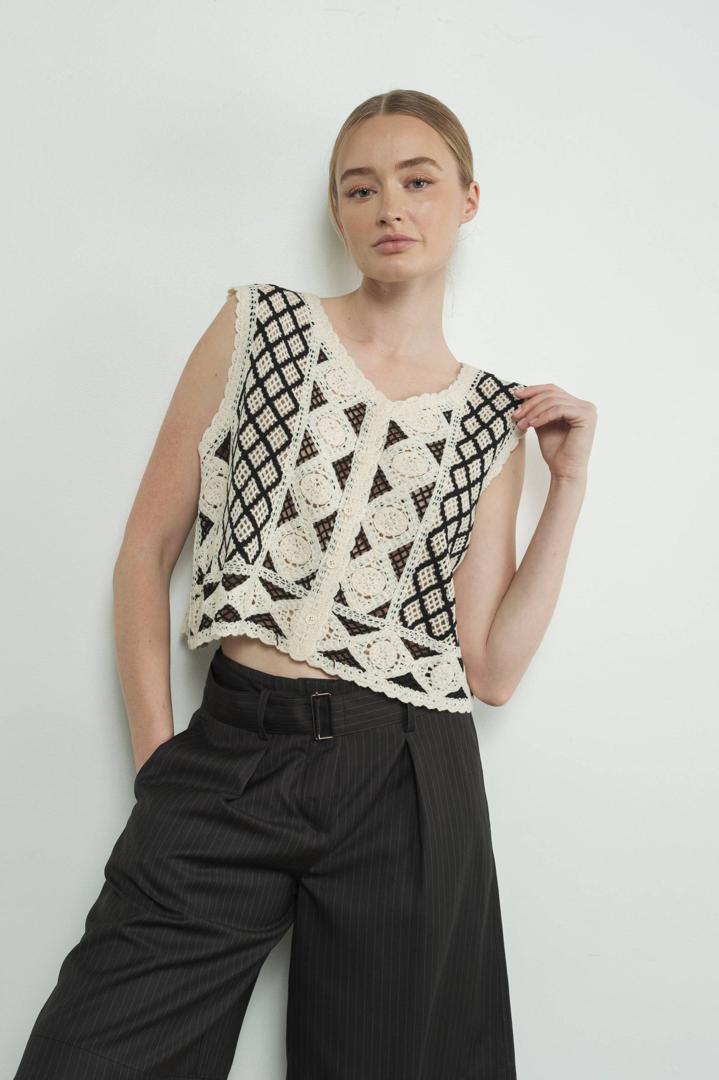 MAS3079 MIXED EMBROIDERED CROCHET LACE DEATILED VEST