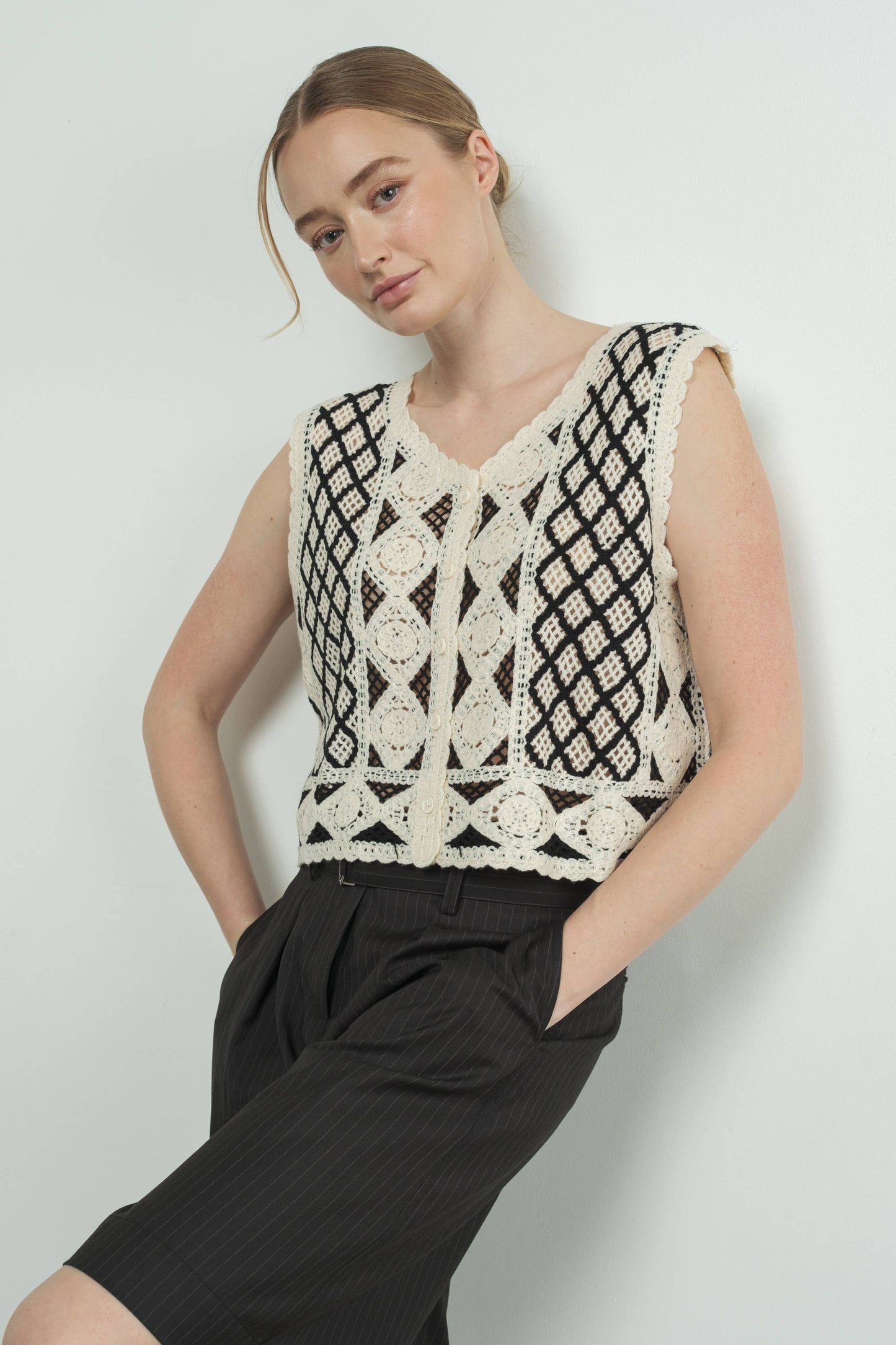 MAS3079 MIXED EMBROIDERED CROCHET LACE DEATILED VEST
