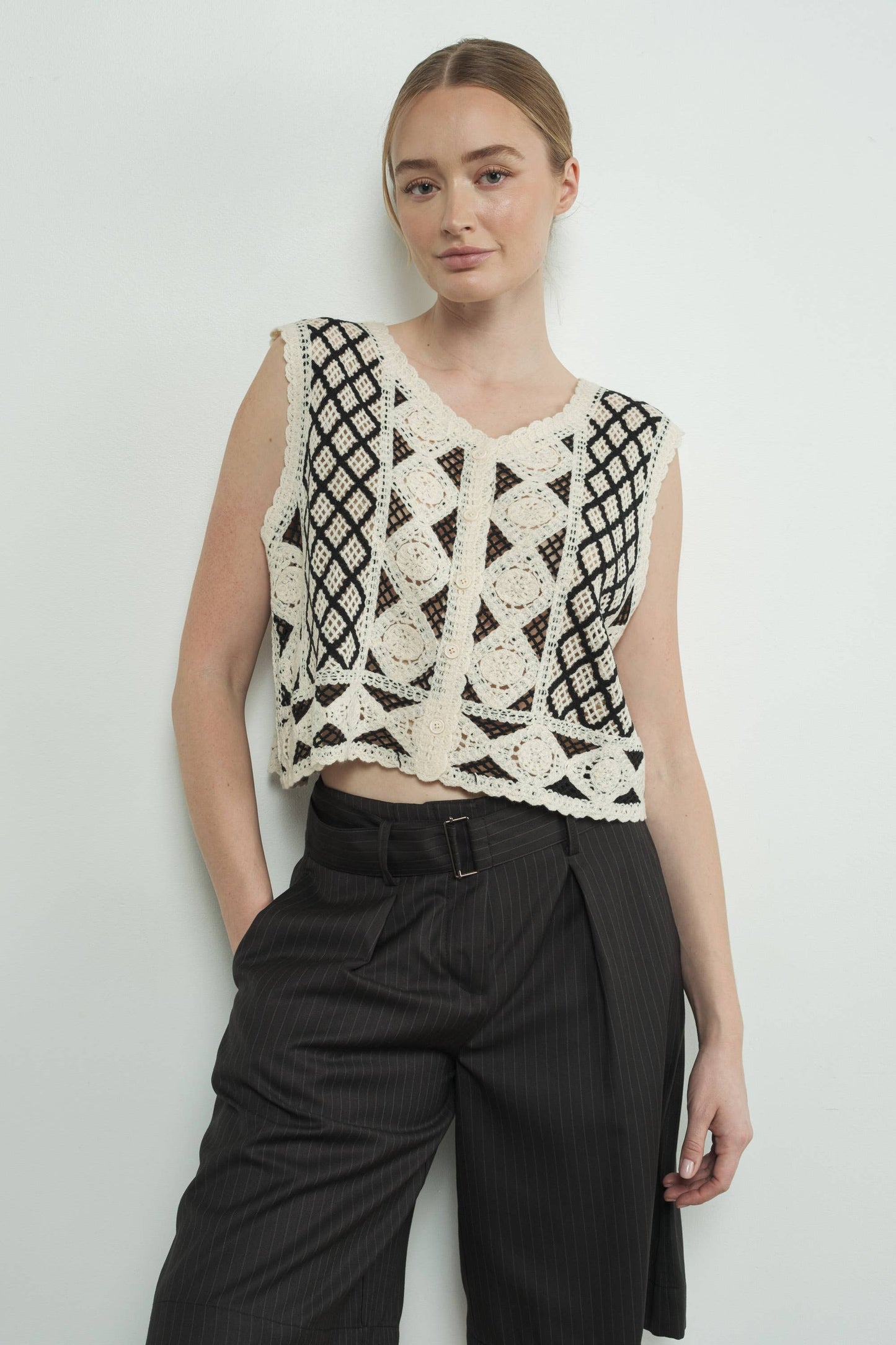 MAS3079 MIXED EMBROIDERED CROCHET LACE DEATILED VEST