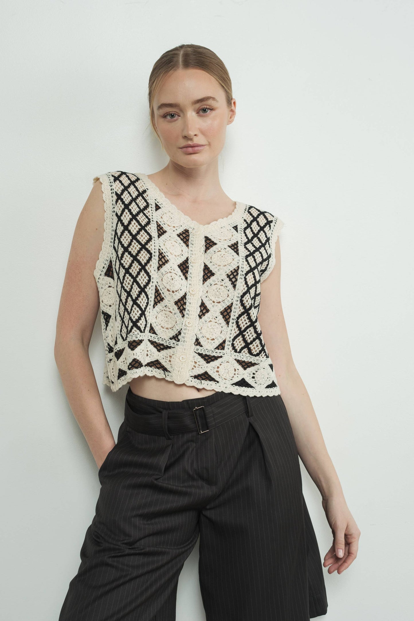 MAS3079 MIXED EMBROIDERED CROCHET LACE DEATILED VEST